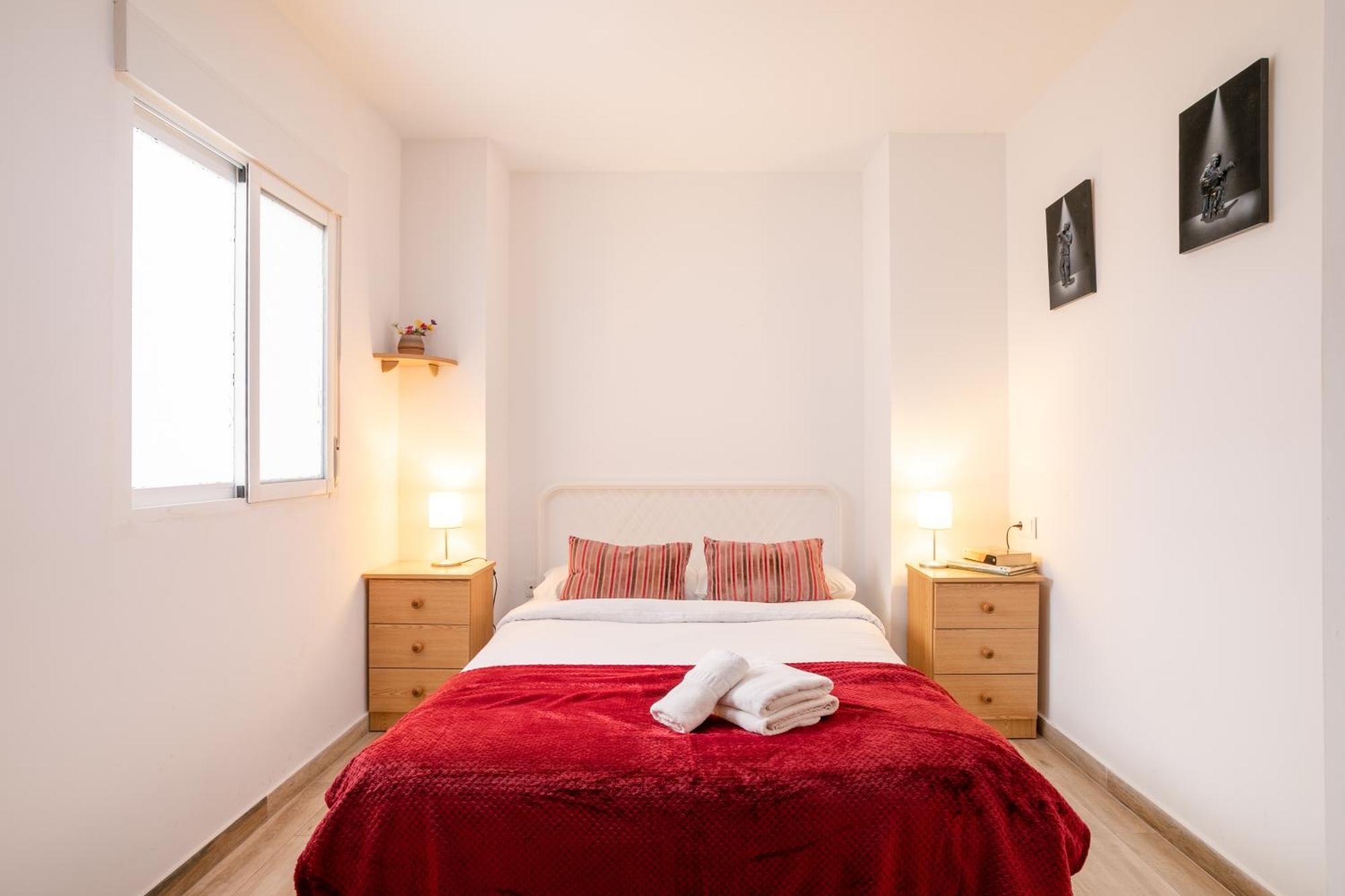 Apartamentos San Leandro, Centro Alicante Esterno foto