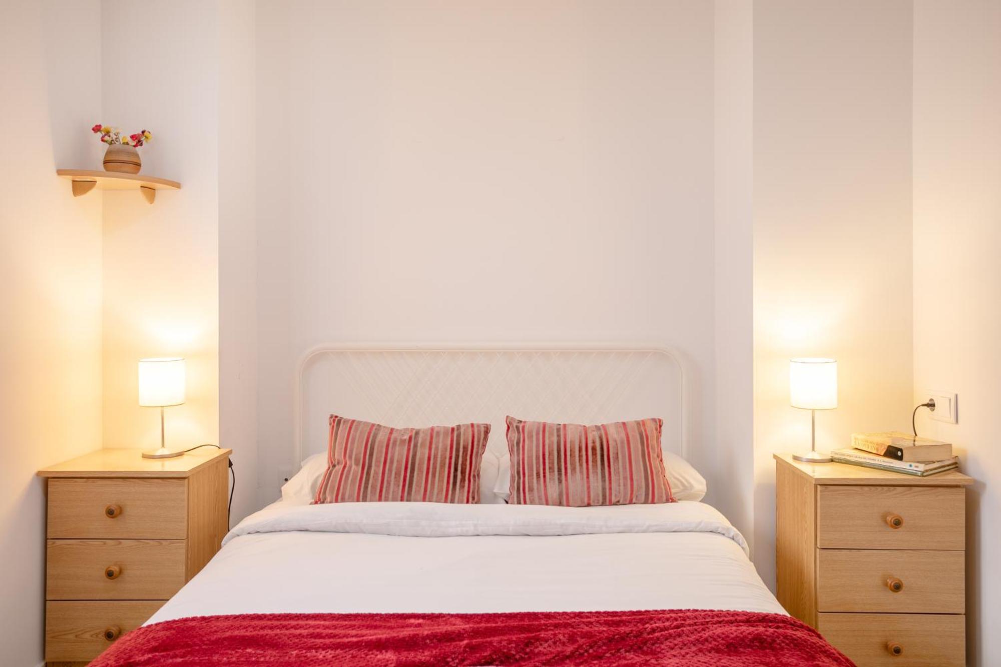 Apartamentos San Leandro, Centro Alicante Esterno foto